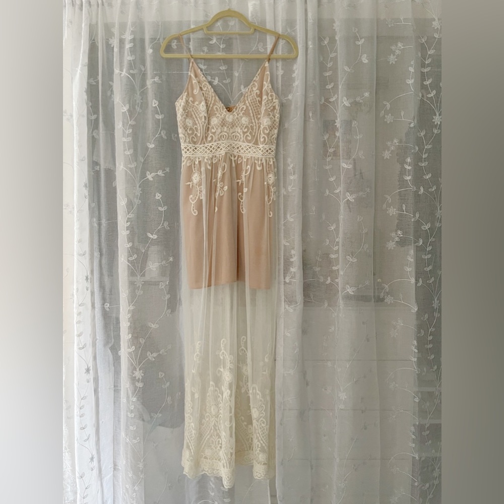 WAYF Elegant Maxi Dress